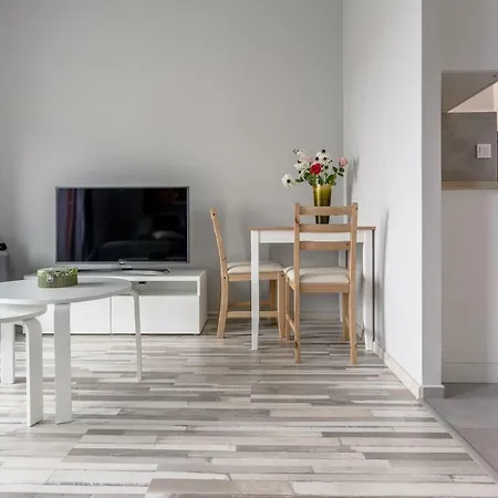 Chill Wola Center * ワルシャワ